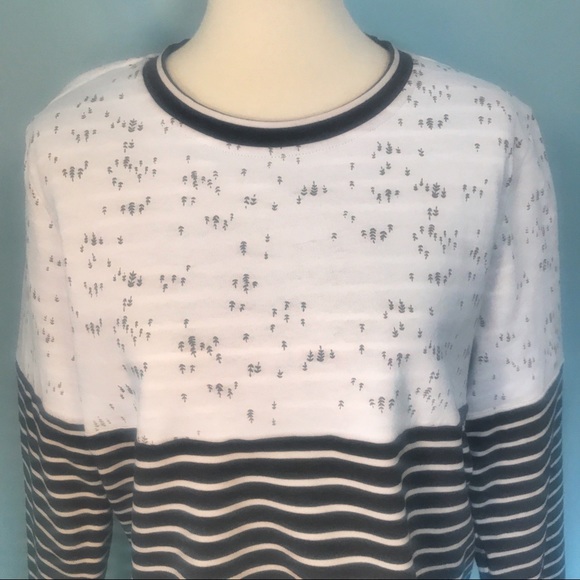 *SOLD* Ampersand Avenue Tree Print Sweatshirt - Picture 5 of 8